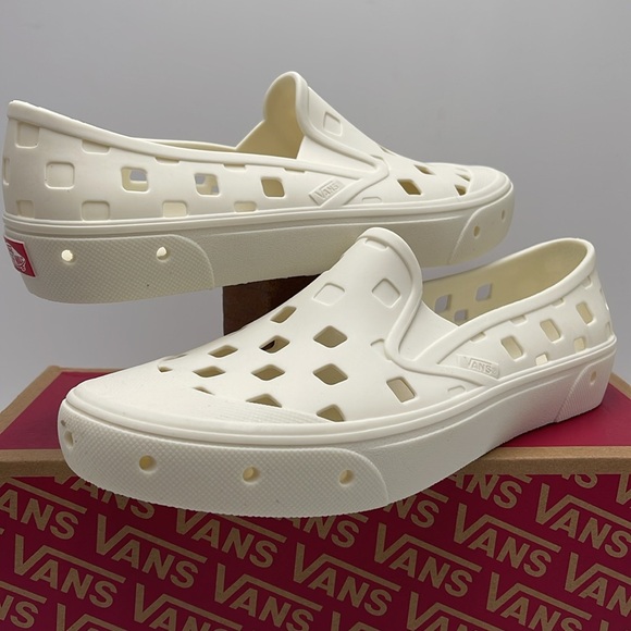 Vans Men’s Slip-On Trk
Marshmallow
VN0A5HF8FS8
Sneakers - Picture 8 of 16